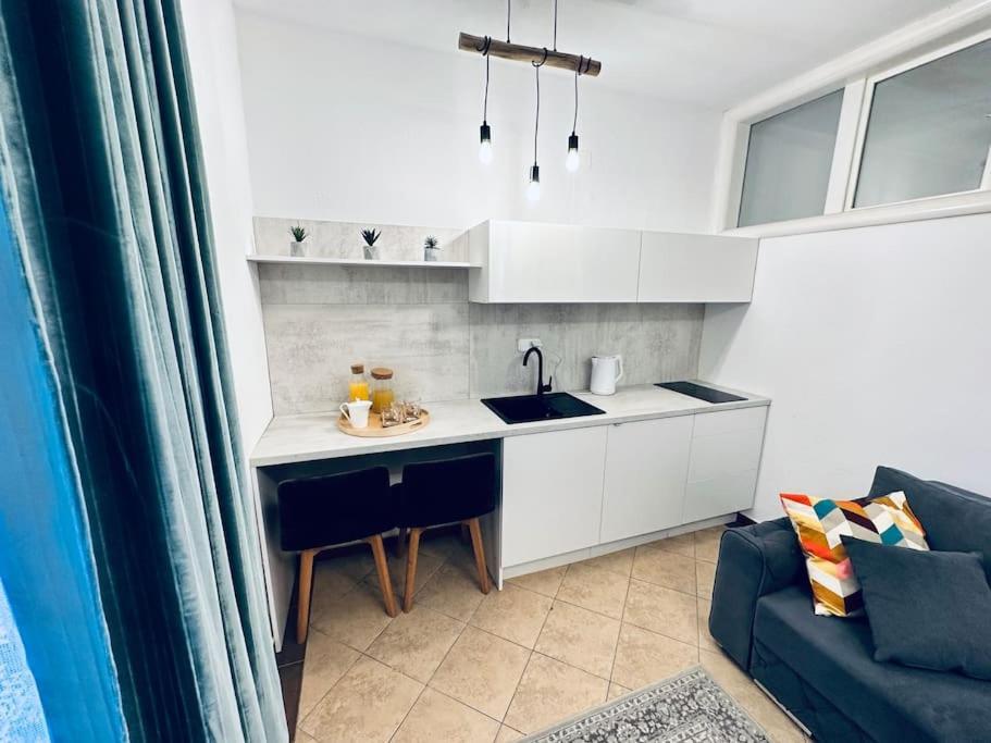 Beautiful Fully Renovated Apartment By The Sea, Large Balcony With Enchanting Views Неум Екстериор снимка
