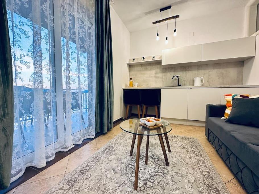Beautiful Fully Renovated Apartment By The Sea, Large Balcony With Enchanting Views Неум Екстериор снимка